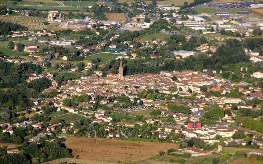 vue-aérienne-ville-nègrepelisse