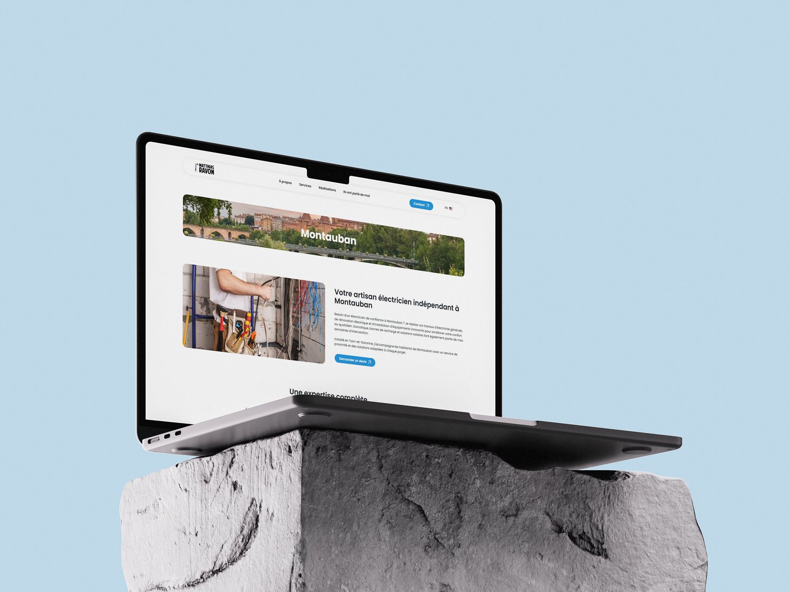Mockup-écran-ordinateur-de-haut